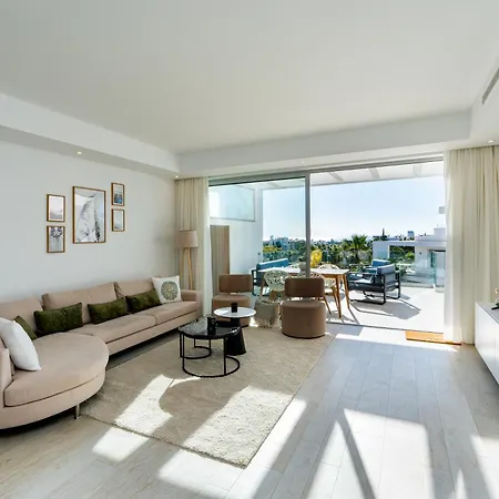 Al-1713 - - Alcazaba Lagoon Estepona