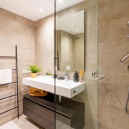 Al-1713 - - Alcazaba Lagoon