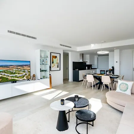 Al-1713 - - Alcazaba Lagoon Estepona