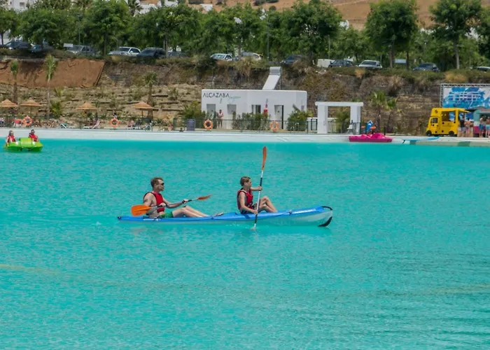 Al-1713 - - Alcazaba Lagoon *