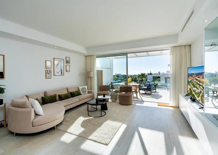 Al-1713 - - Alcazaba Lagoon Estepona