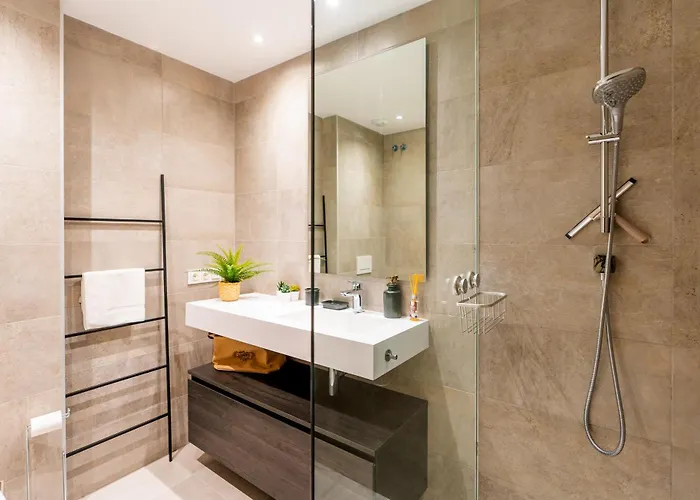 Al-1713 - - Alcazaba Lagoon