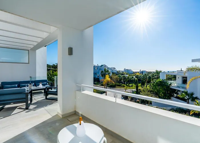 Al-1713 - - Alcazaba Lagoon * Estepona