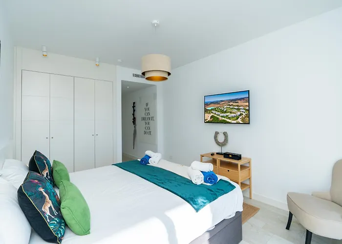 Al-1713 - - Alcazaba Lagoon Apartment Estepona