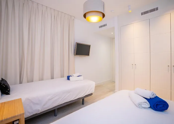 Al-1713 - - Alcazaba Lagoon