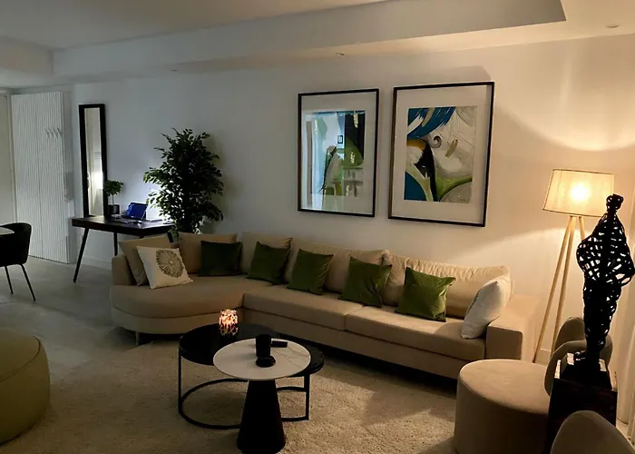 Al-1713 - - Alcazaba Lagoon Estepona